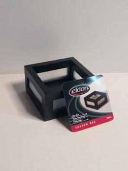 Briefklammerspender mit schwarzen Briefklammern