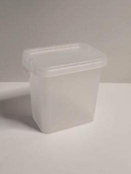 Behälter mit Deckel hoch