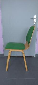 Preview: Stapelstuhl Holz grüner Stoff