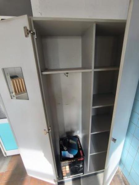 Aktenregalschrank grau mit 5 schmale Böden  leer