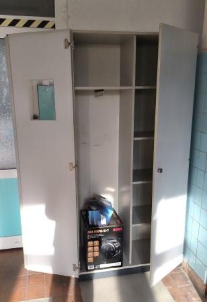 Aktenregalschrank grau mit 5 schmale Böden  leer