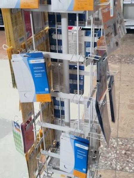 Metallverkaufsdisplay weiss mit 144 Haken leer