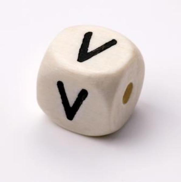 Schnulli-Buchstaben-Würfel 10 mm, "V", Ahorn natur hell, Stück