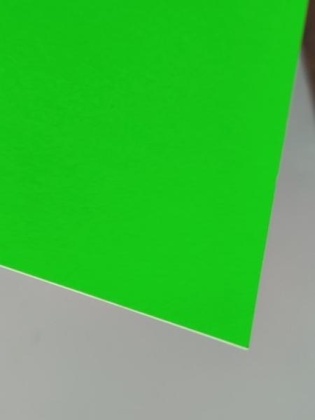 Plakatkarton 48x68 leuchtgrün