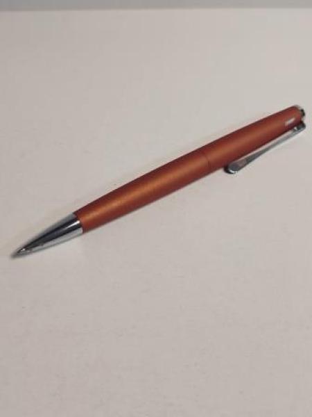 Kugelschreiber LAMY studio, terracotta, Modell 266, Mine M16