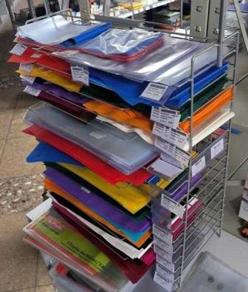 Thekendisplay „Buchschoner“ | 640×940×350 mm, silber  BRUNNEN leer